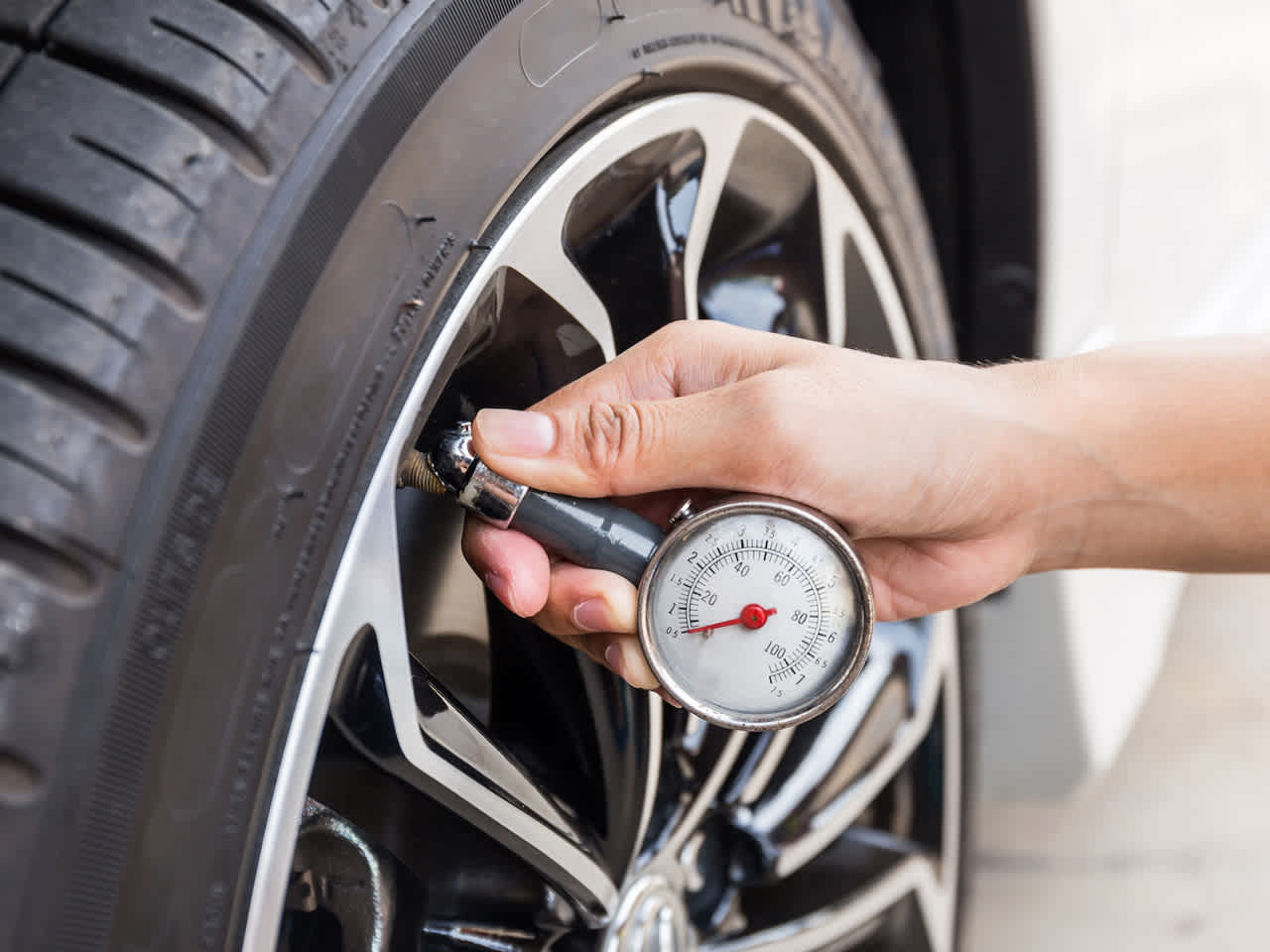 HOW TO CARE FOR YOUR CAR TYRES