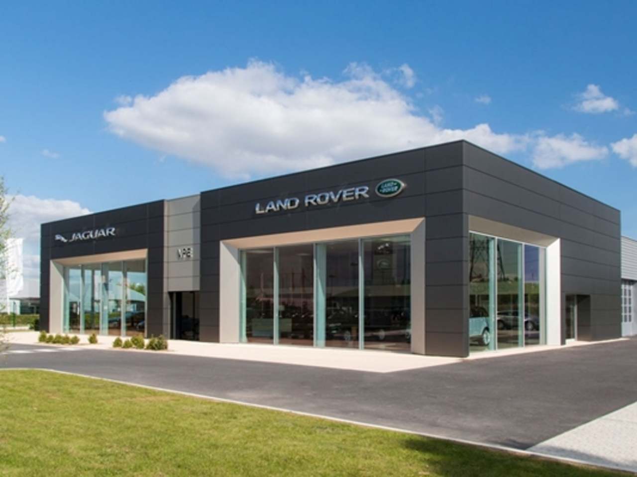 Pentland Jaguar & Land Rover in Dundee