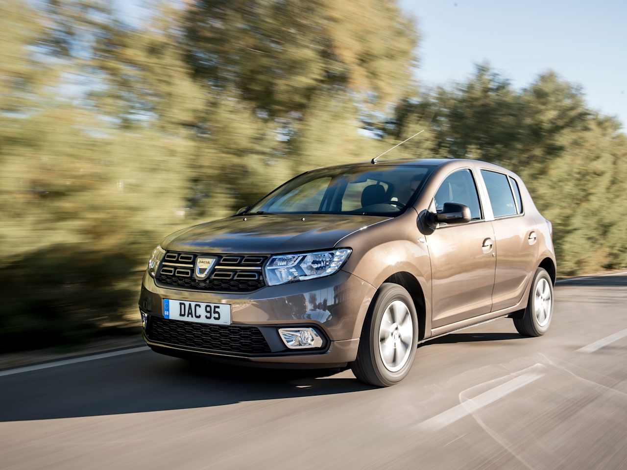 DACIA DOUBLE AS SANDERO AND DUSTER WIN AT THE 2020 WHAT CAR? AWARDS