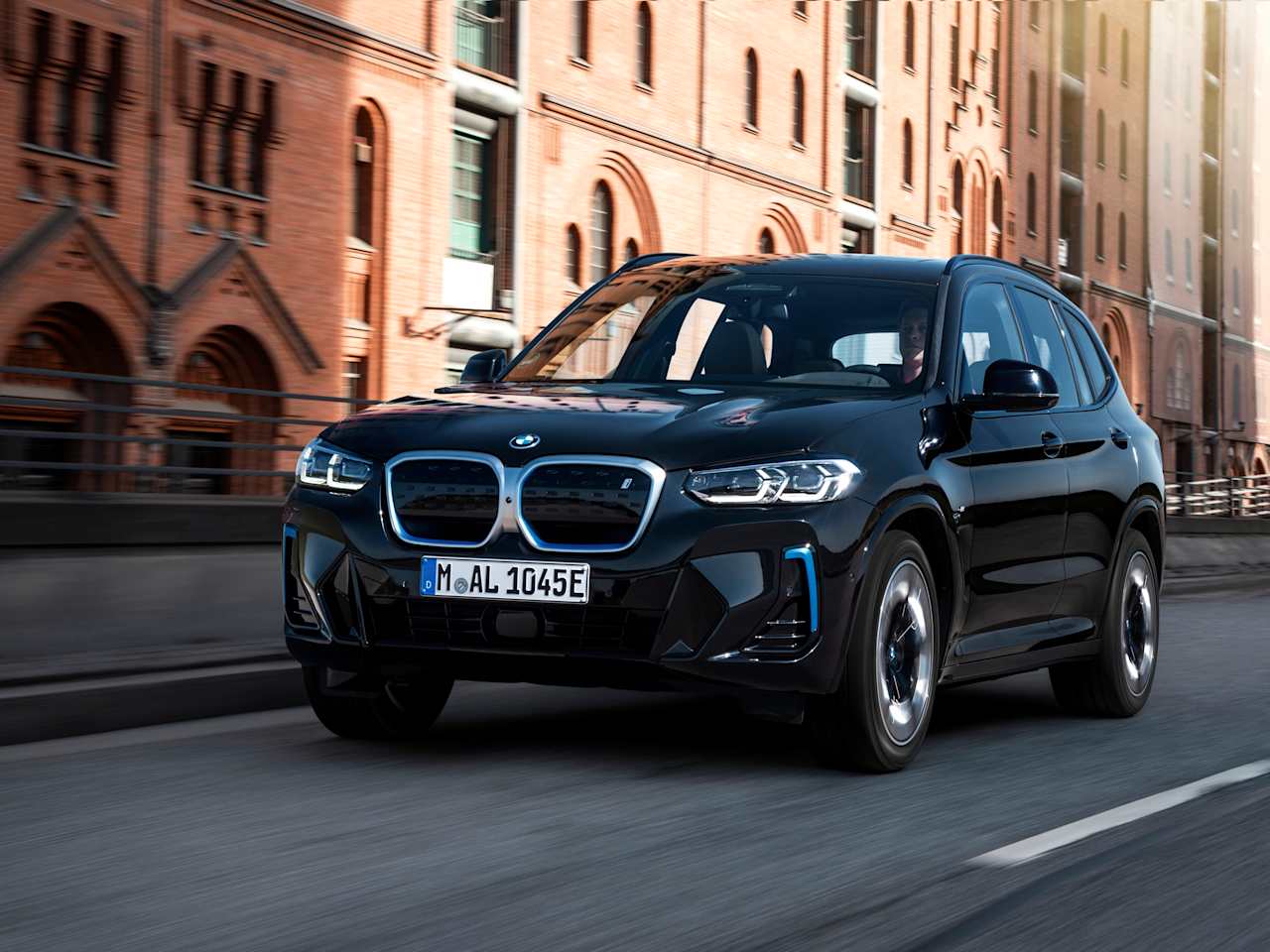 Live Electric - BMW iX3