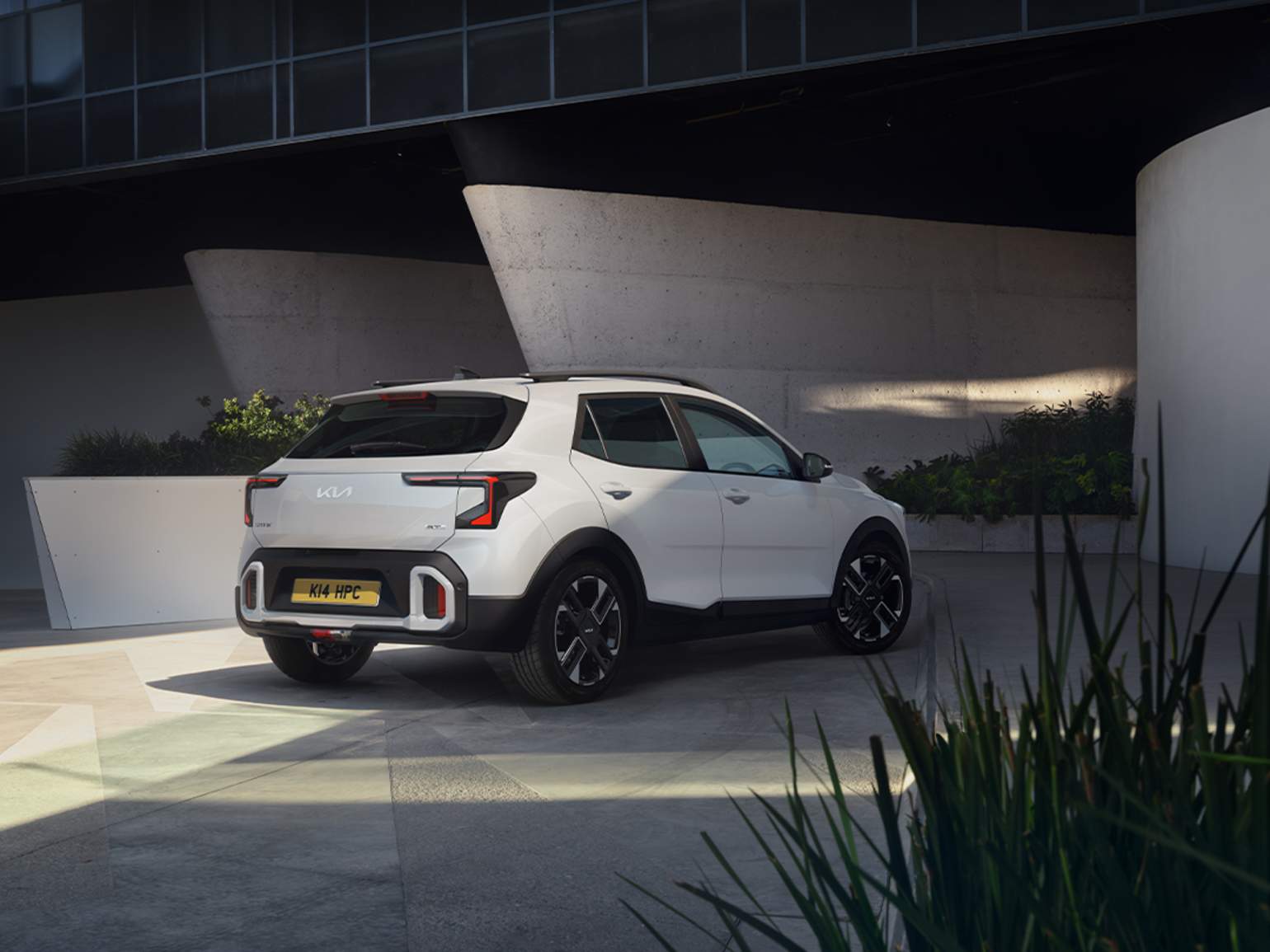 New Kia Stonic — rear three-quarter exterior
