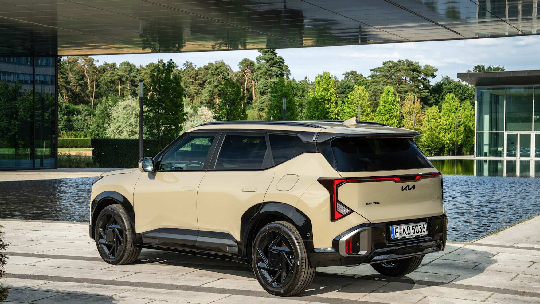 Kia Seltos interior and panoramic display