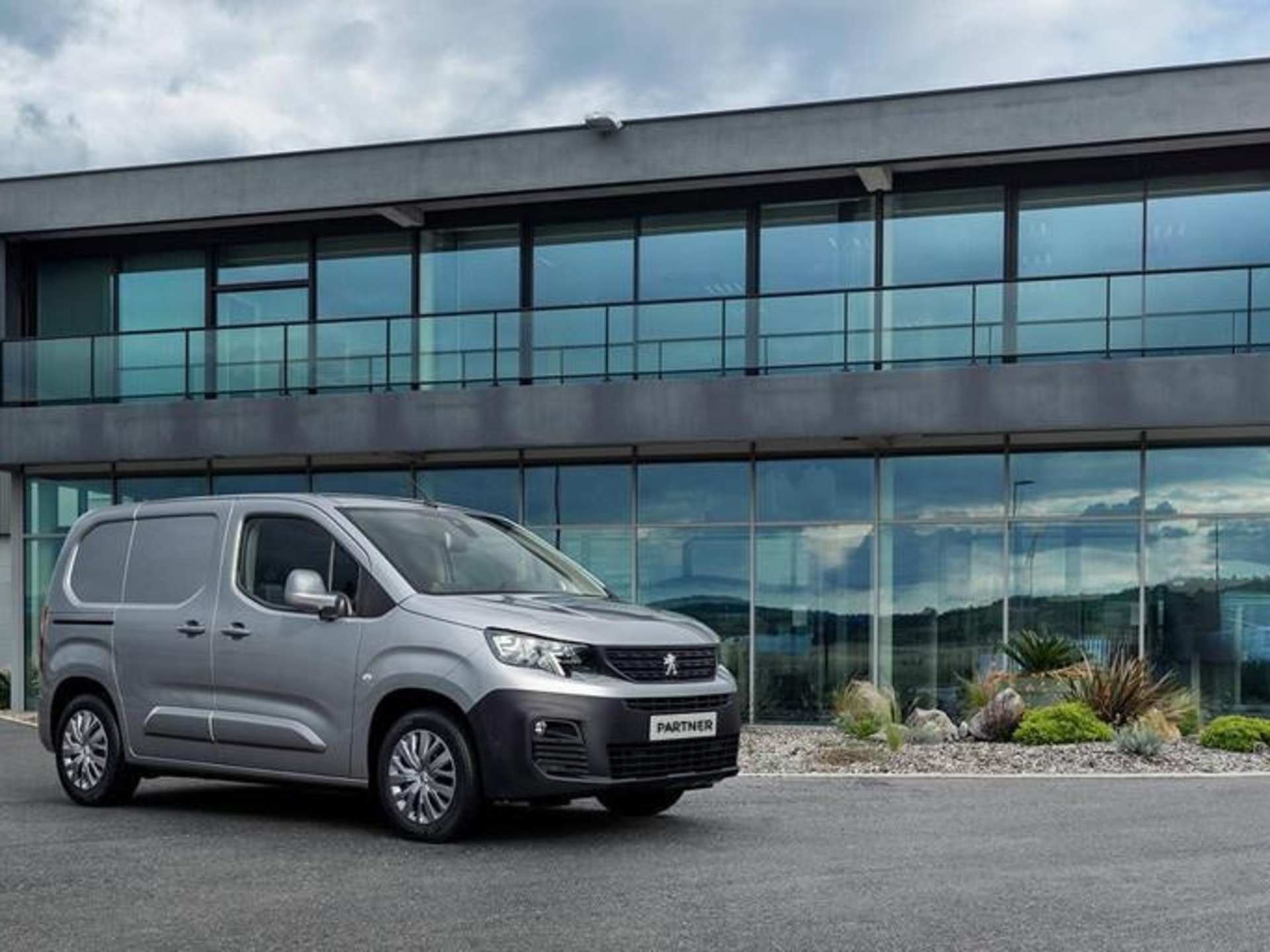 Peugeot partner 2019 brochure shop