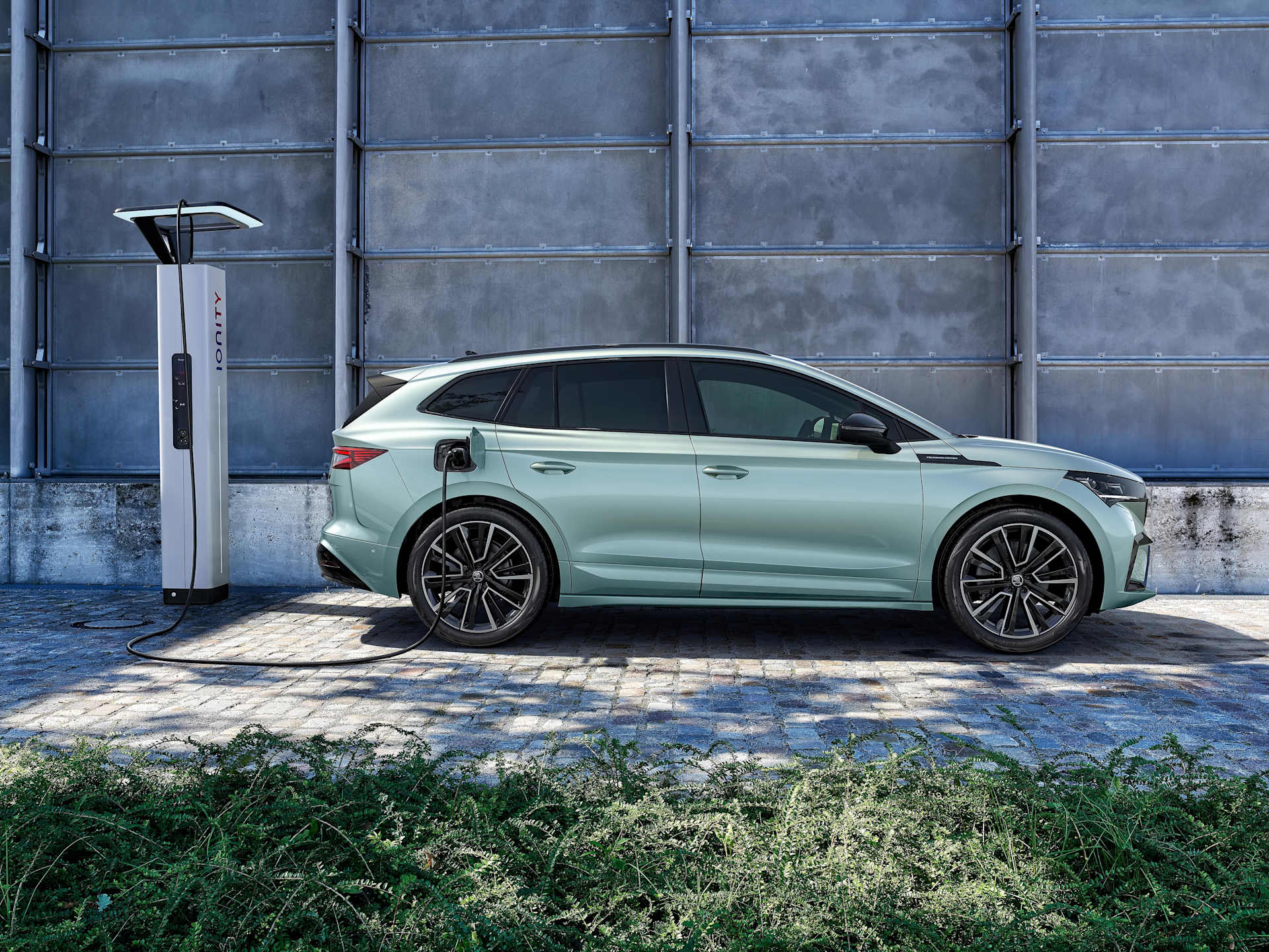Enyaq charging store