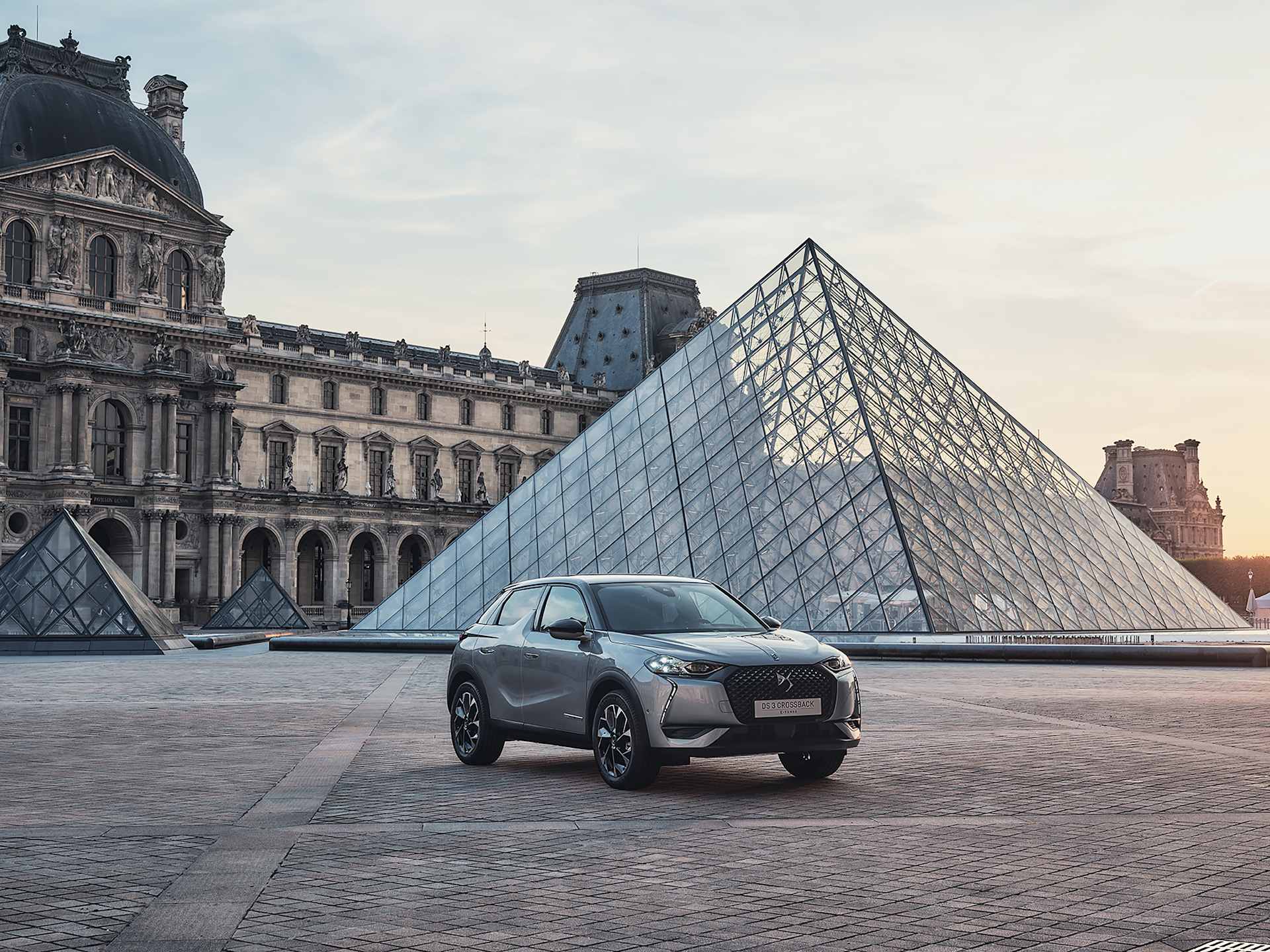 New DS 3 CROSSBACK E-TENSE Offers