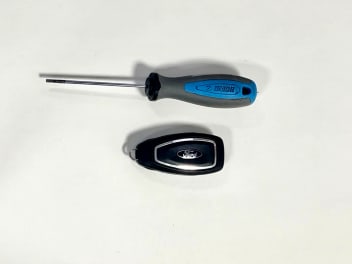 How To Change The Battery in Mercedes-Benz Key Fob?