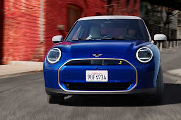【たけまる】COOPER DESIGNS V1 　8’8 THE NEW ALL-ELECTRIC MINI COOPER | Erbil | Al Uroush MINI