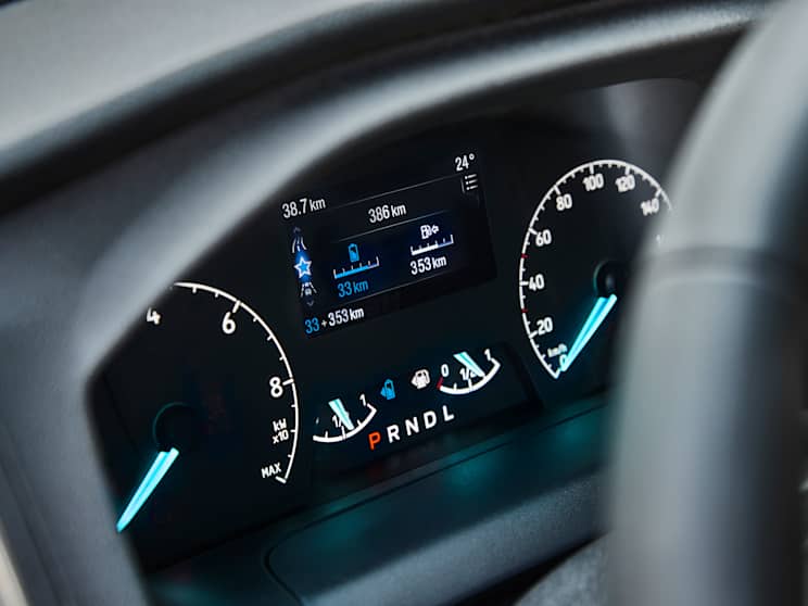 ford tourneo plug in hybrid