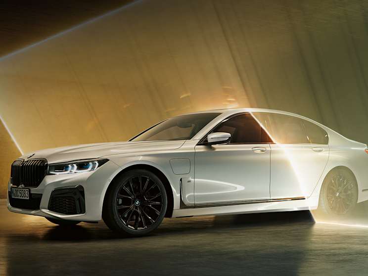 The Bmw Plug In Hybrid Range Wakefield Huddersfield West Yorkshire Sandal Motor Group Bmw