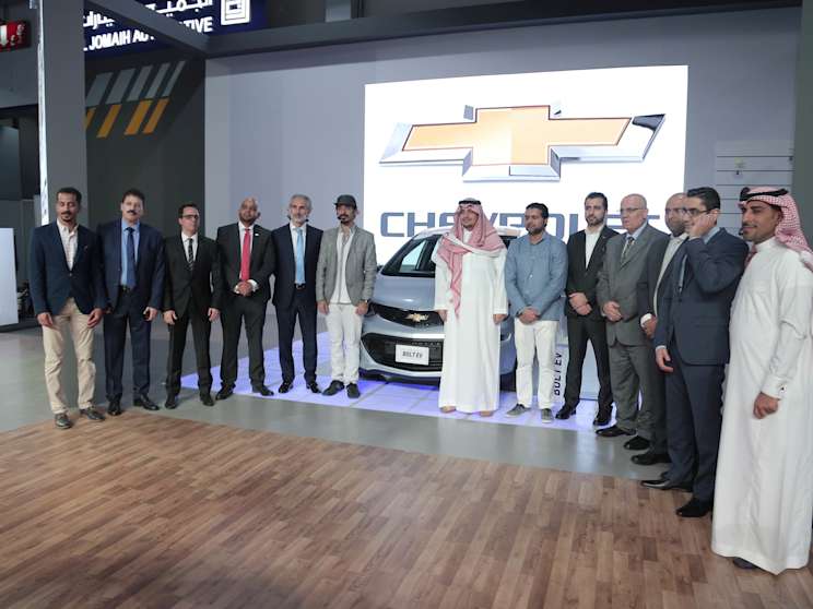 الجميح للسيارات تطلق أحدث سيارة كهربائية في العالم bolt ev السعودية