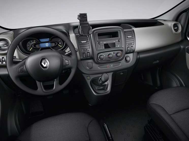 new renault trafic passenger