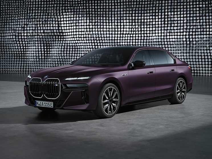 BMW 7 Series M Automobiles: Models, technical data, hybrid