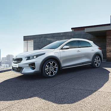 Kia xceed plug online in hybrid price