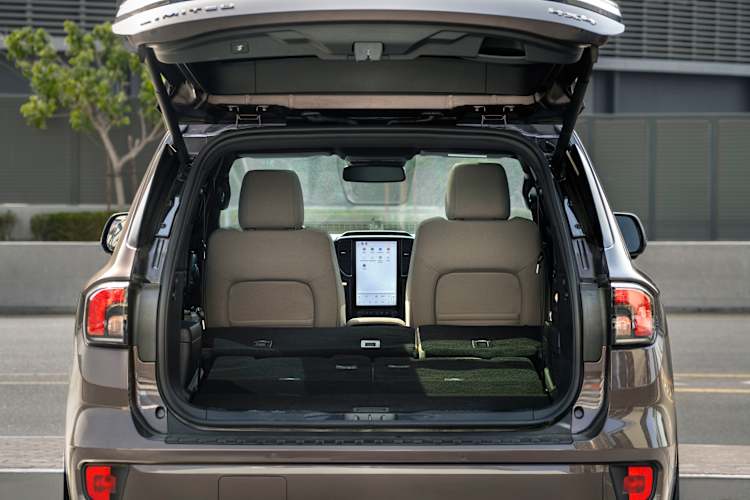 2026 Ford Everest boot