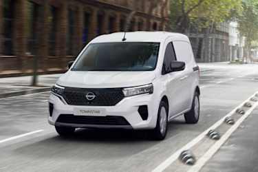 Nissan Nv300 Combi Nissan Family Vans Nv300 New Nissan Vans For