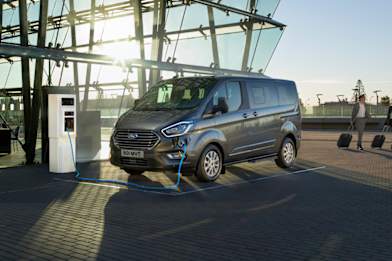 Ford tourneo shop hybrid price