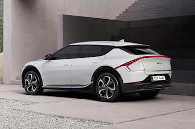The Kia EV6 titled Crossover of the Year at 2021 TopGear