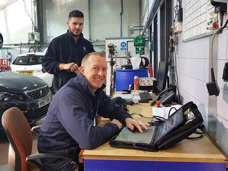 Book A Peugeot Service Chester Cheshire Swansway Peugeot