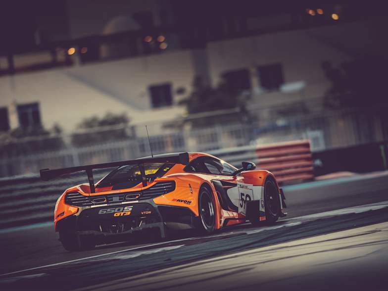 Mclaren 650s Gt3 Signed Off After A Podium At The Gulf 12 Hour