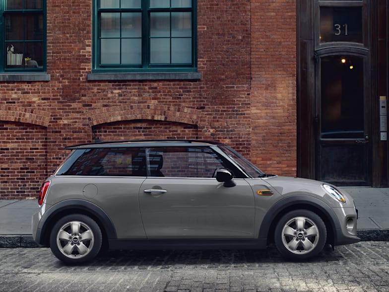 The Mini Hatch Wins Autotrader Award 2017 Sytner Group Limited