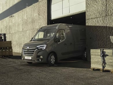 Renault sales new master