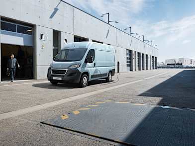 New peugeot boxer shop van prices
