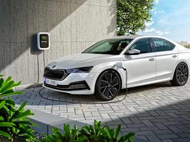 Skoda new arrivals hybrid pret