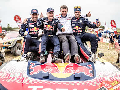 El Peugeot 3008 DKR Maxi consigue un nuevo triplete en la cuarta etapa del Dakar 2018 - Foto