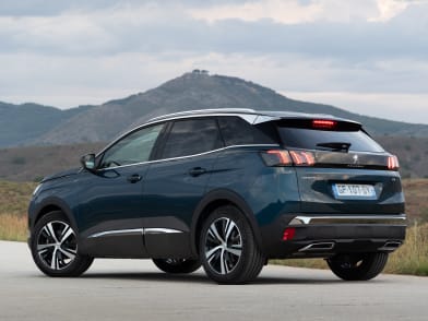 PEUGEOT 3008 SUV  Plug-in hybrid or thermal compact SUV