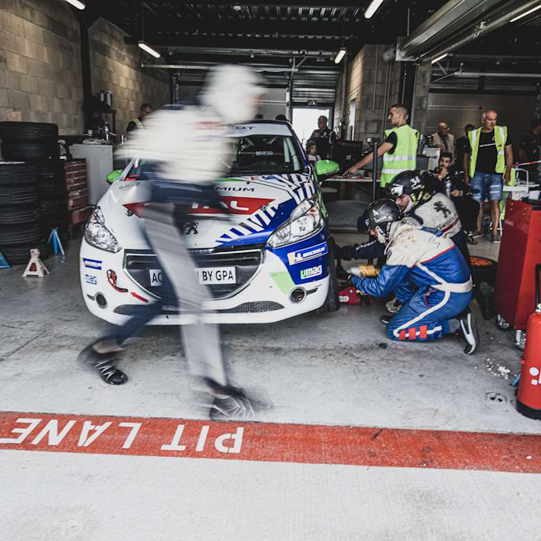 team rencontre peugeot sport