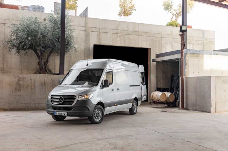 Mercedes Benz Sprinter Van Wins Its First Uk Award Snows Blog