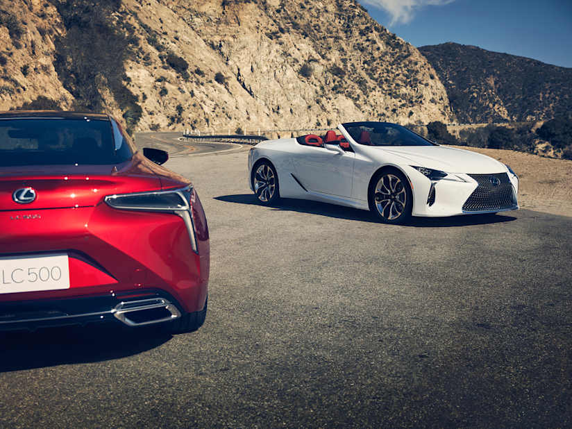سيارة كابورليه Lc Convertible 2021 للبيع في الامارات لكزس