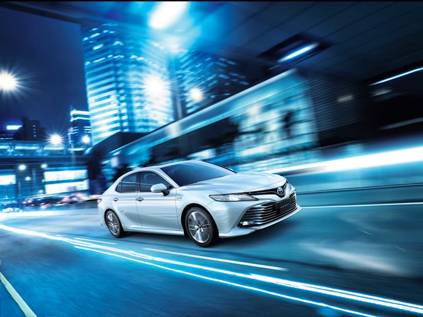 Buy The New Camry Hybrid 2020 In Uae Toyota
