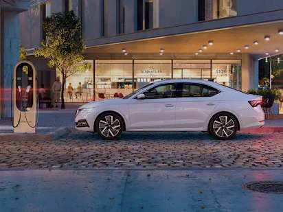 New Plug in Hybrid koda Cars Park s koda