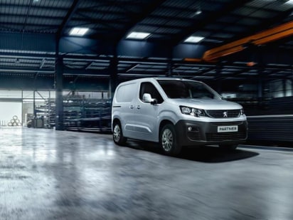  Nuevo Peugeot Partner Scoops International Van of the Year