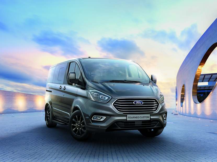 ford tourneo custom plug in
