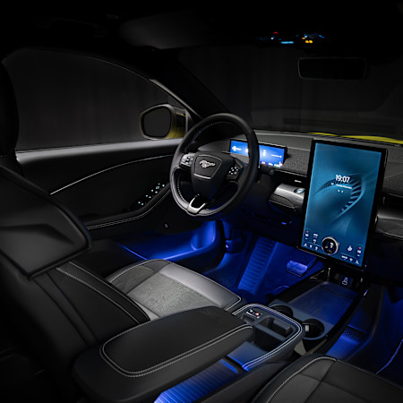 فورد موستانج ماك إي 2025