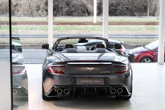 Magnetic Silver Vanquish S Volante Leven Car Company News