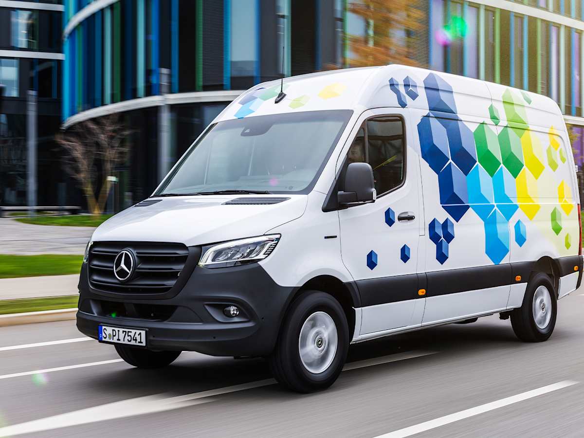 Buy New Mercedes Benz Vans in Dubai