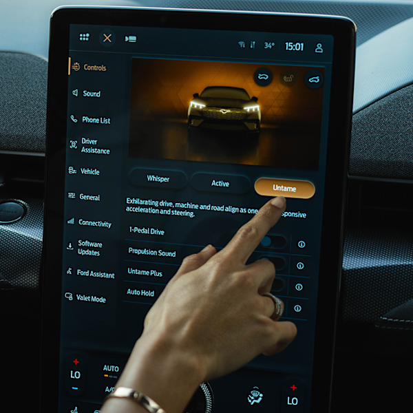 فورد موستانج ماك إي 2025