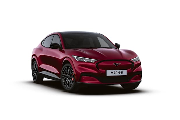 Mustang Mach-E Premium in Molten Magenta