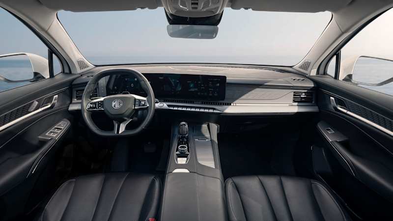 MGS9 Plug-in Hybrid dashboard and technology
