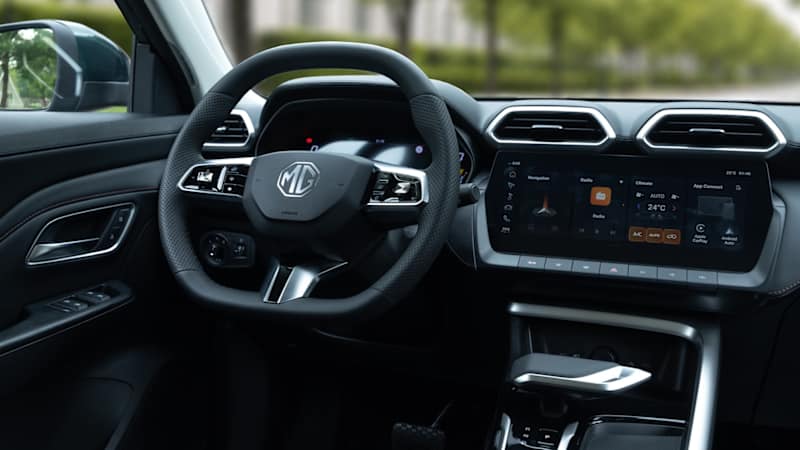 MG ZS Hybrid+ Trophy interior