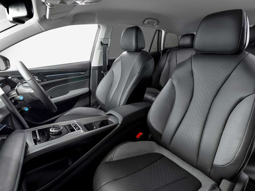 mg5 ev interior front seats