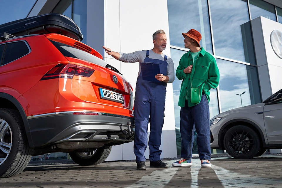 Customer handover at Camerons Volkswagen Perth