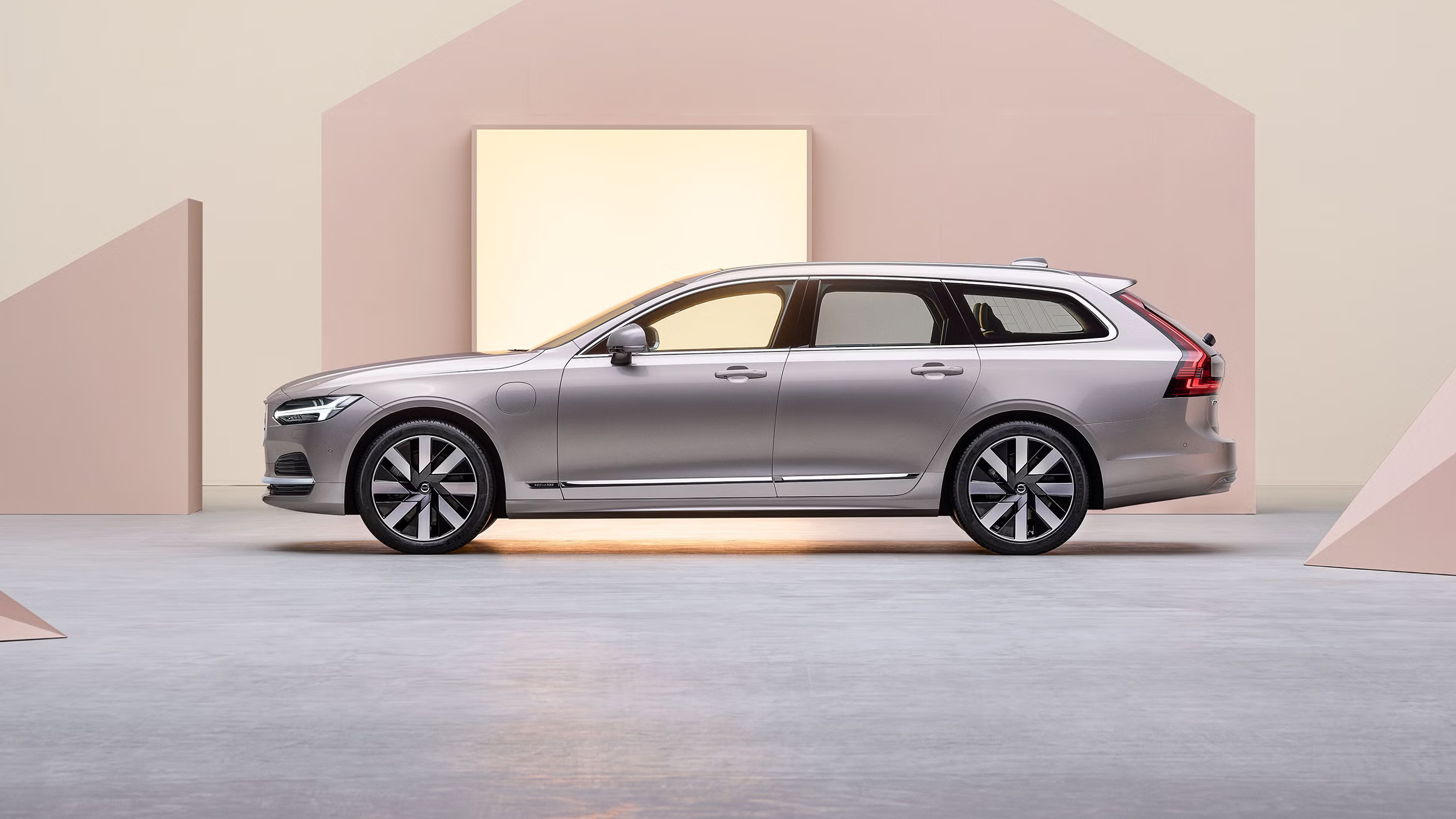 Volvo V90 Plug-in Hybrid
