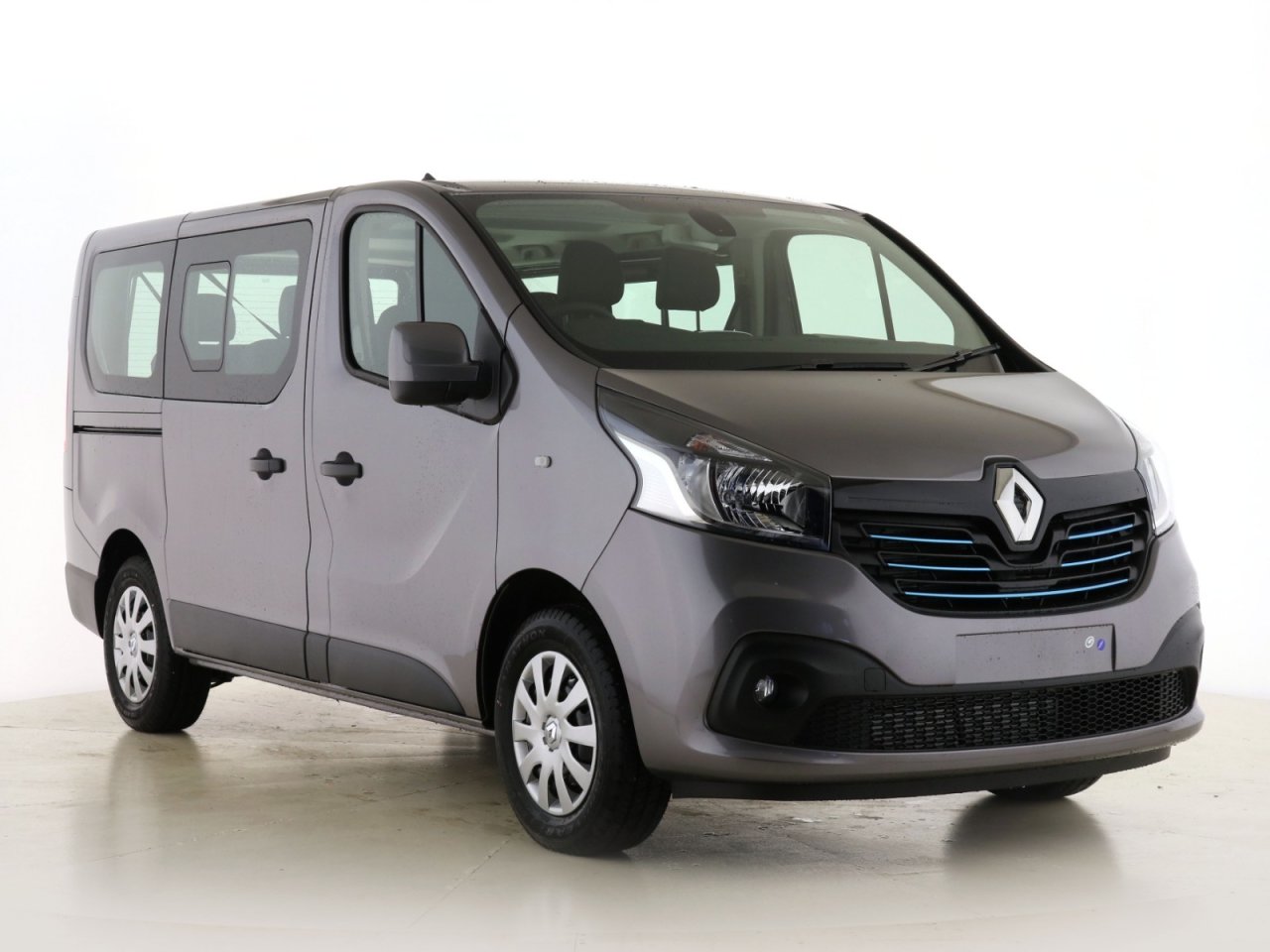 Renault Trafic Business 9 Seater 